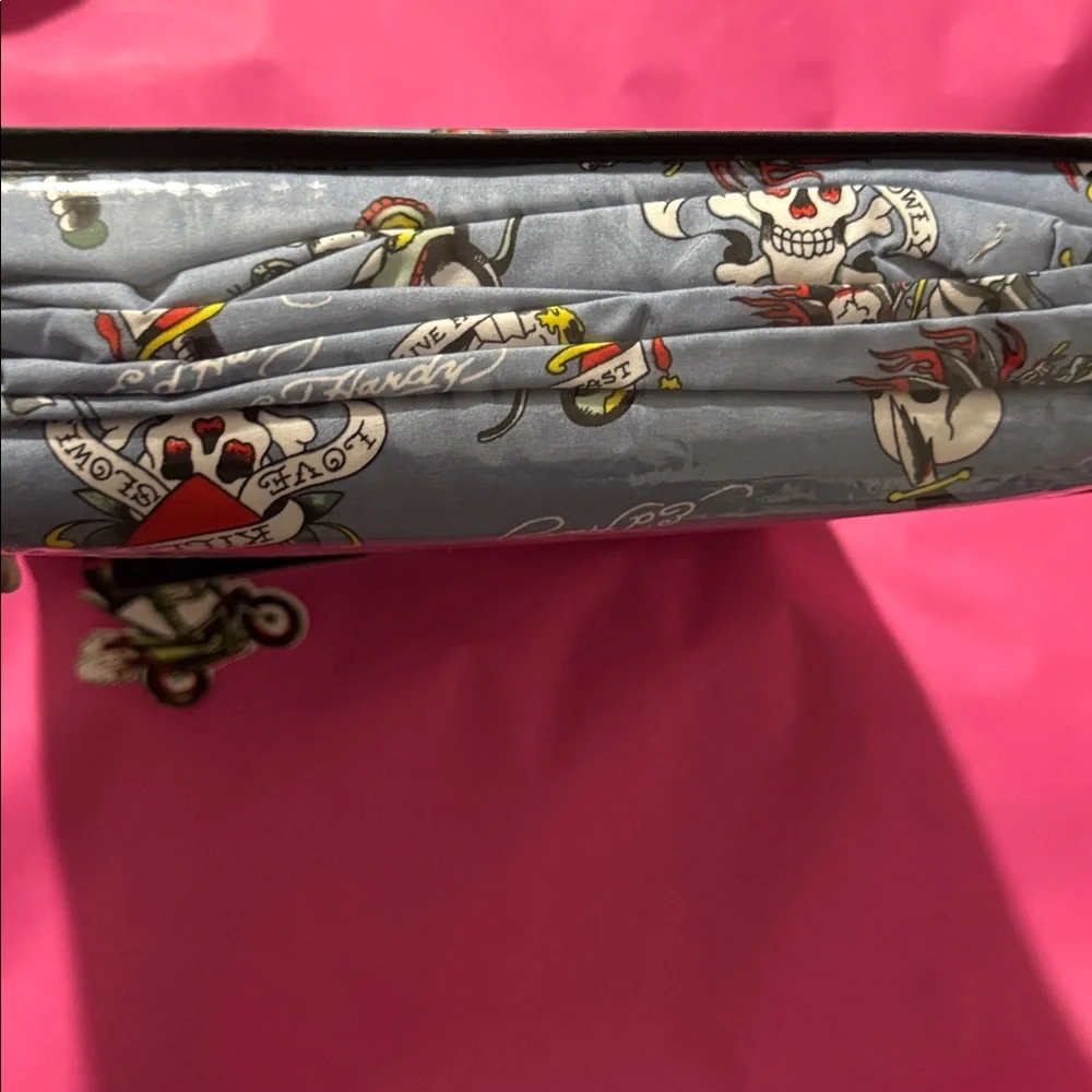 Ed Hardy Blue Queen Sheet Set with Tattoo Designs - Picture 9 of 10